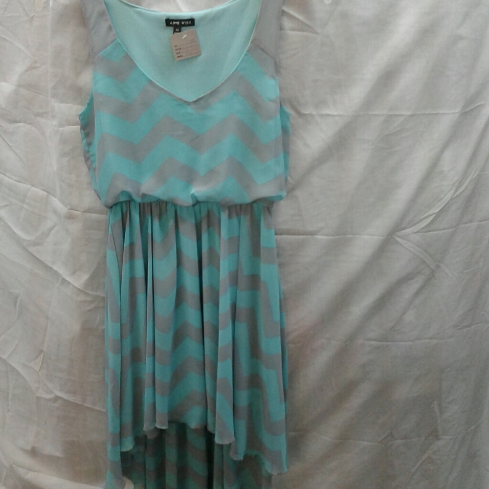 Dress - Picture 2 of 3